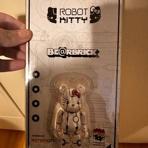 Bearbrick Robot Kitty Figure
